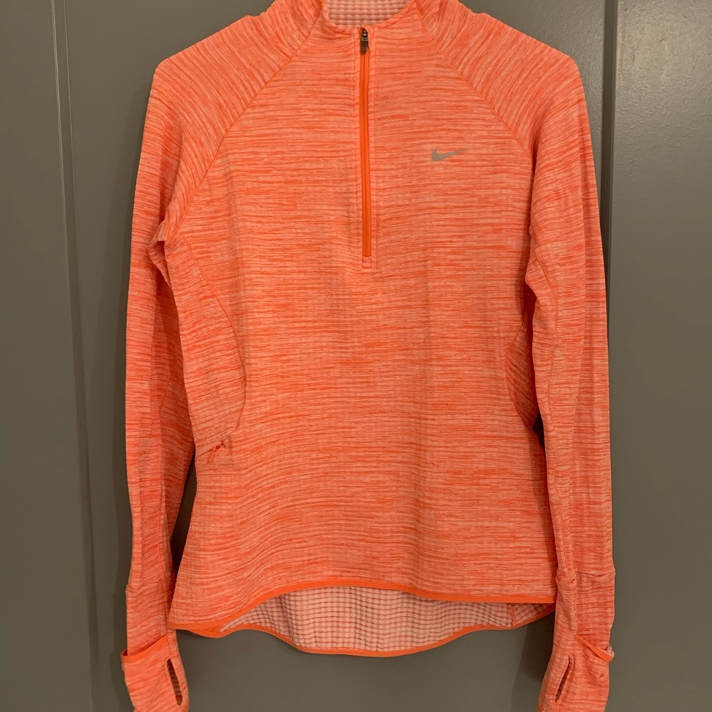 NIKE DRI FIT Element pullover thumb holes/mittens